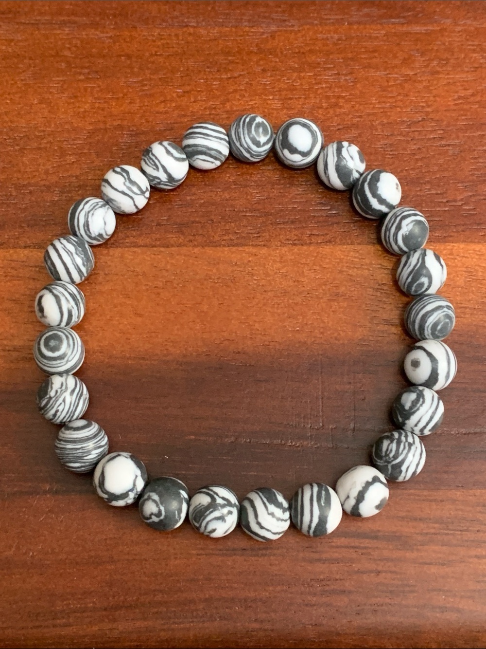 NWT Handmade matte black & white agate bead stretch bracelet